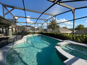 706 Sun Soaked Pool home close to Disney and Reunion
